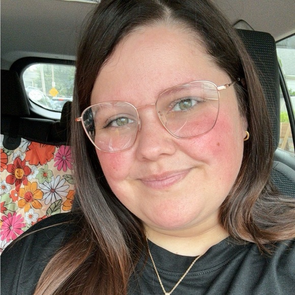 Meet your Posher, Alex - Picture 1 of 1